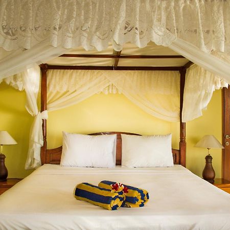 Beten Waru Bungalow And Restaurant Amed  Room photo